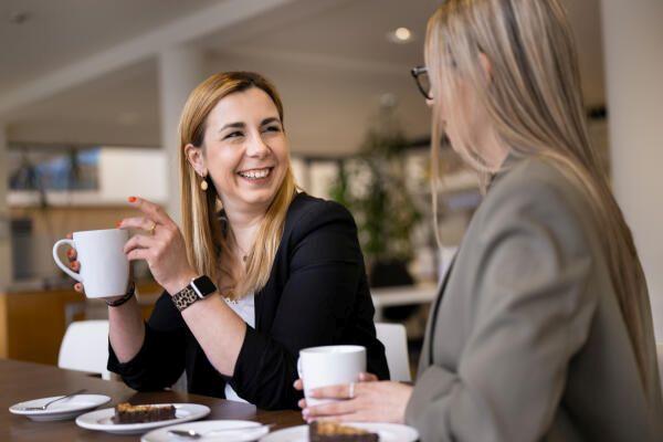 Angenehme_Aktivitäten_Kaffe_mit_Freunden